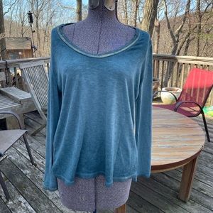 Beautiful sea foam top falls flawlessly